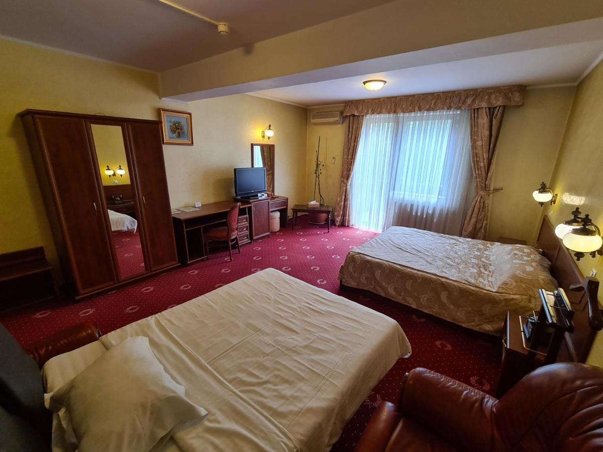 Hotel Golden House Craiova Room photo